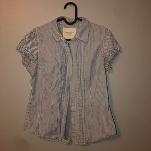 Vintage American Eagle Outfitters button up
'authentic quality clothing'